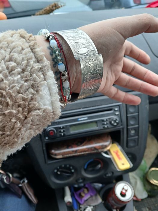 Vand doua mansete din argint cu zodiac