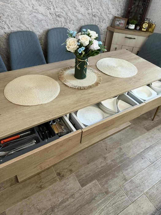 Дизайнерска трапезна маса – 170×65×77 см, масивна и стилна