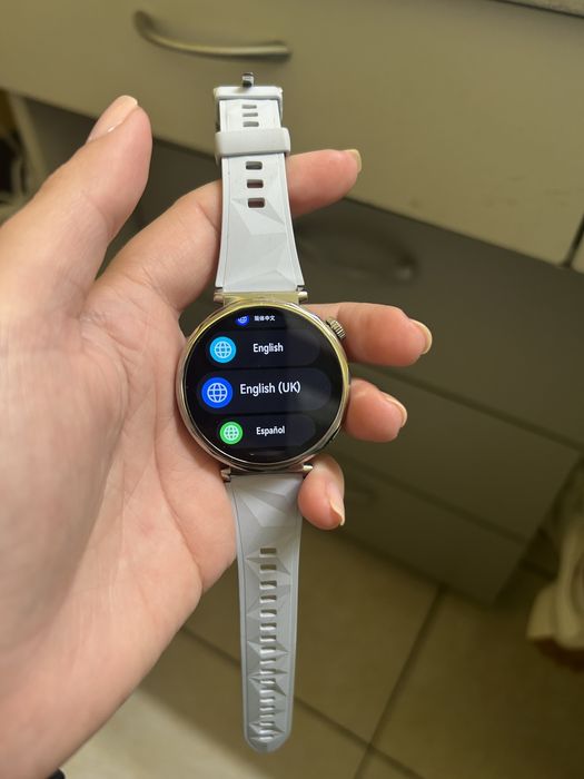 Часовник Huawei watch 5