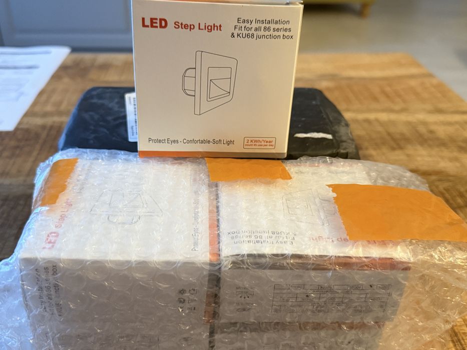 Corp de iluminat LED pentru scări STEP LIGHT LED/1,5W/230V negru