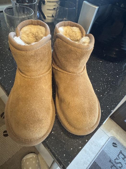 Cizme/Ghete Ugg fetite 27,5