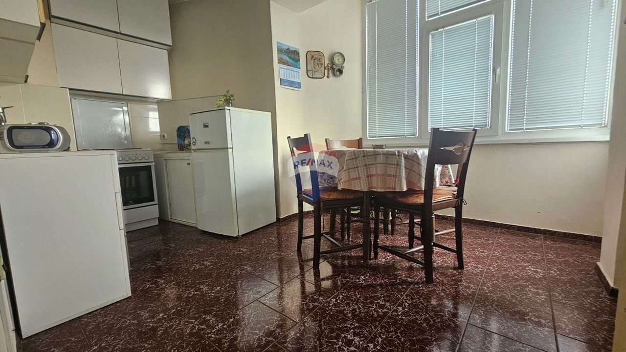 Продава се Четиристаен апартамент в Варна, Базар Левски - 108 кв.м за 2315 €/кв.м - Снимка #6