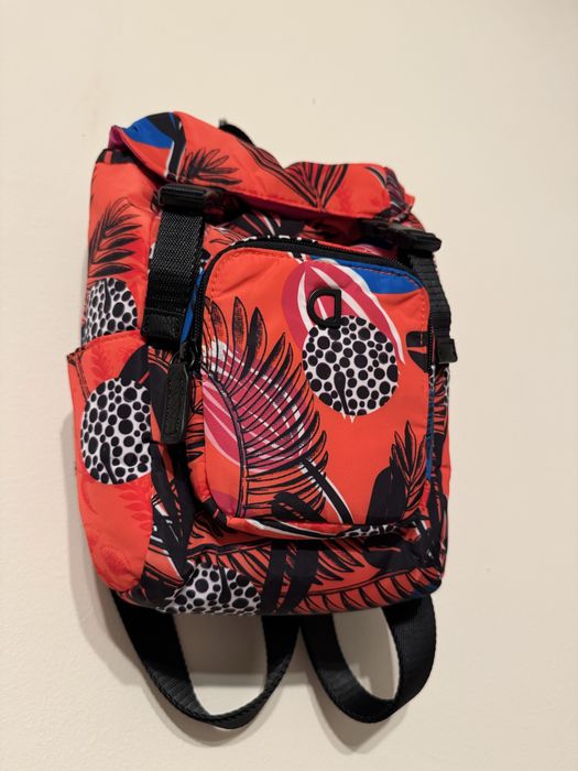 Rucsac Desigual colorat cu imprimeu floral tropical