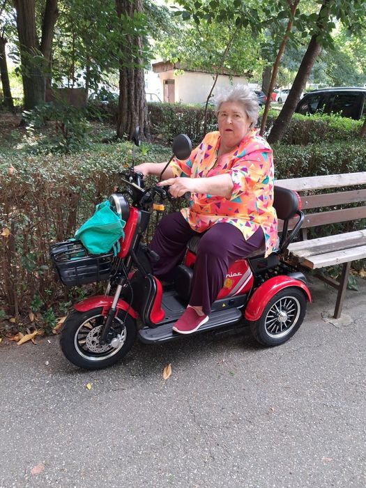 Vand triciclu senior,  nou
