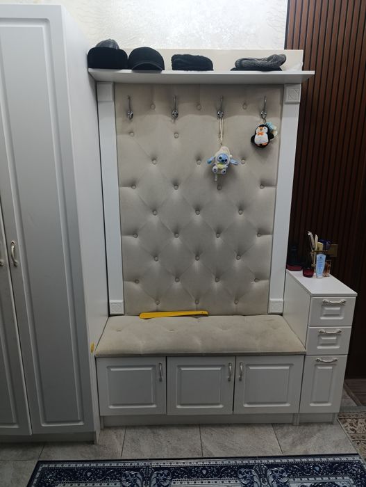 Срочно срочно продам шкаф в прихожую