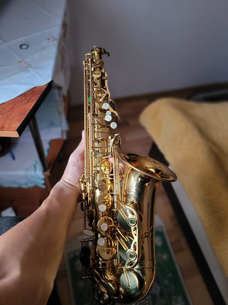 Vând Saxofon Cât Sax