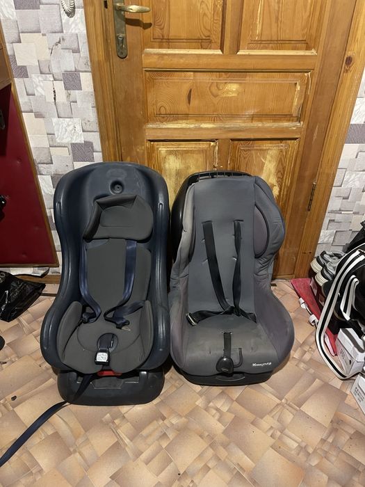 Продам два автокресла
