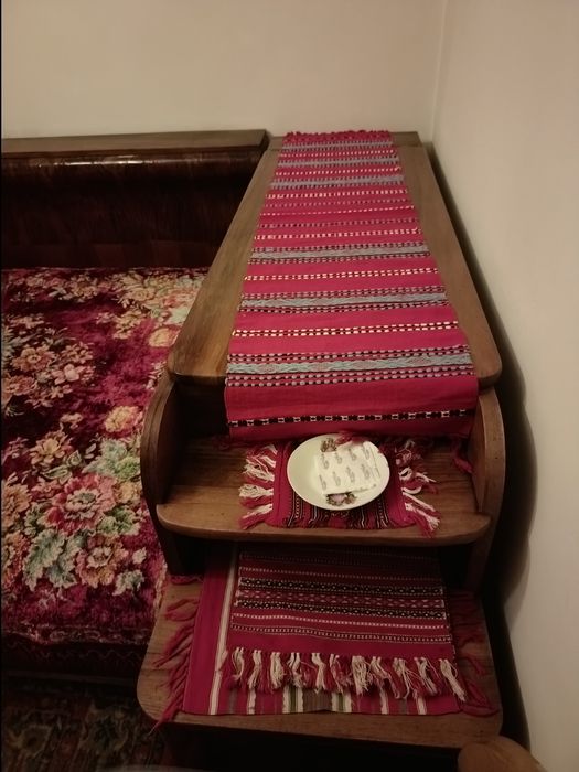 Mobila "sănătoasă" din lemn de nuc este  un "lux" în zilele noastre!!