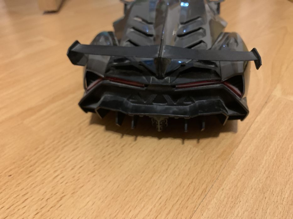 Masina Lamborghini neagra cu pedala
