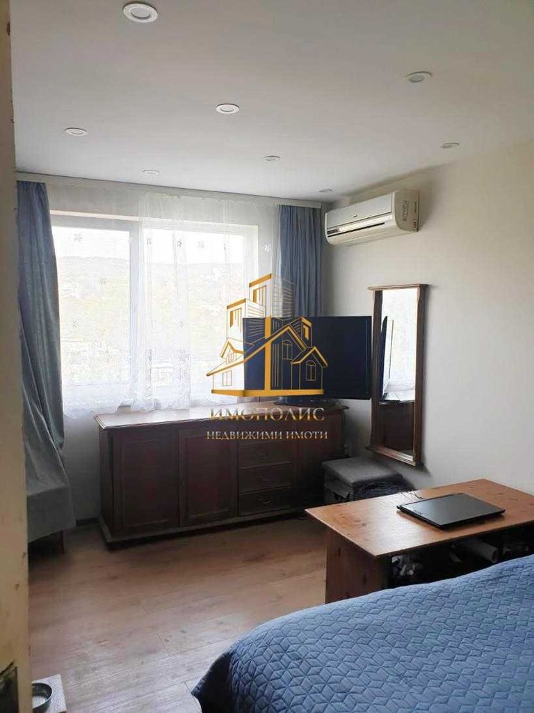 Продава се Четиристаен апартамент в Варна, Цветен квартал - 78 кв.м за 1731 €/кв.м - Снимка #2