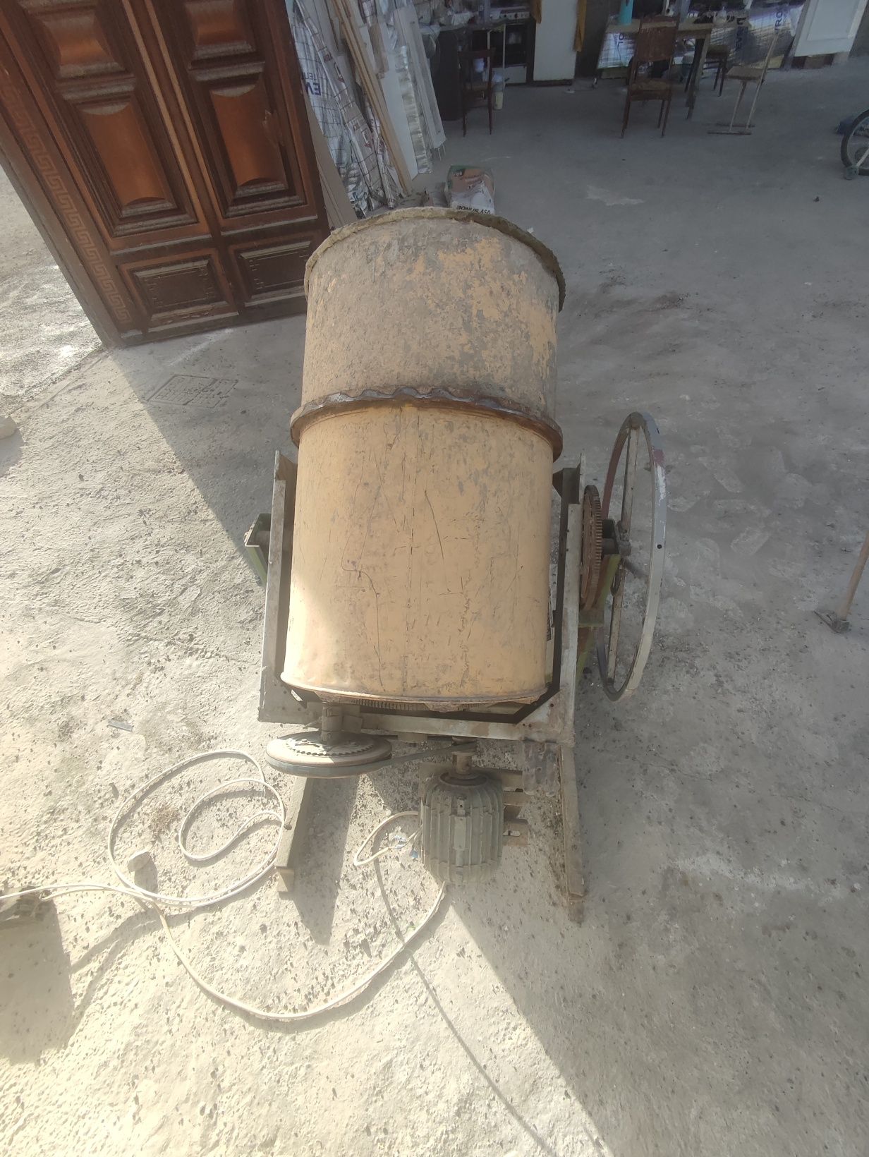 Beton meshalka 1.1 mator 220v ishlaydi shagal peska qum loy