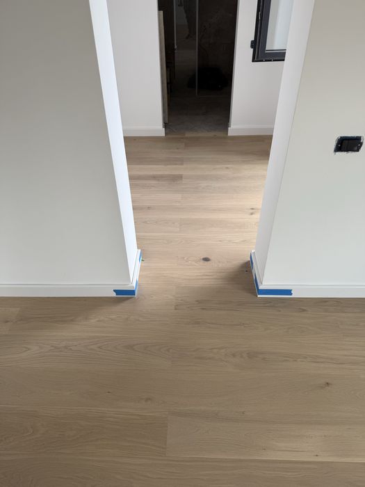 Montator parchet cu experiență – servicii profesionale!