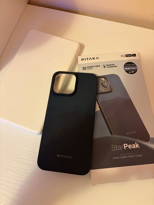 Husa iPhone 15 Pro Max Pitaka StarPeak