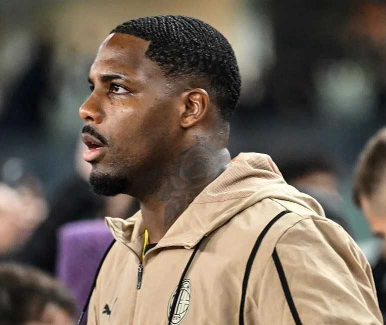 Продавам анцузи на AC Milan и Manchester City