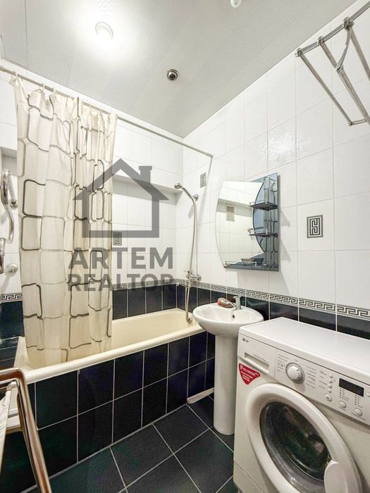 Срочно продам квартиру 62м2 ОТДЕЛЬНЫЙ ВХОД на Паркентском возле базара