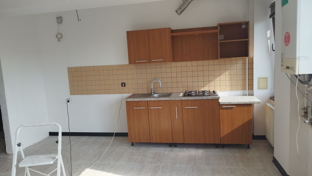 Mobila bucătărie  , toate corpurile ,blat și chiuveta