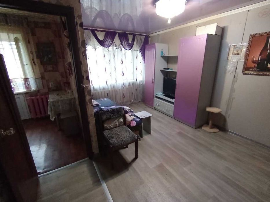 Продается в центре  1 комнатная квартира