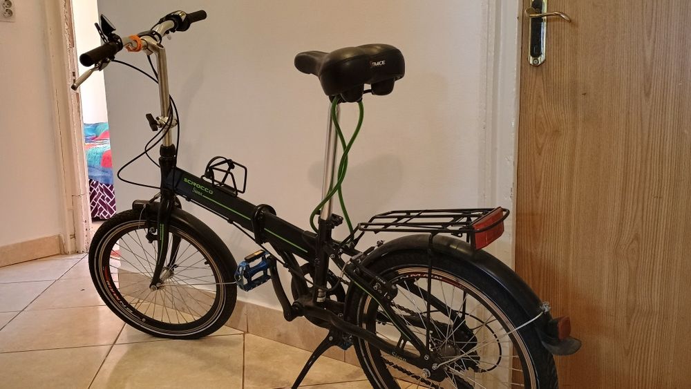 Doua biciclete care se strang  de vanzare