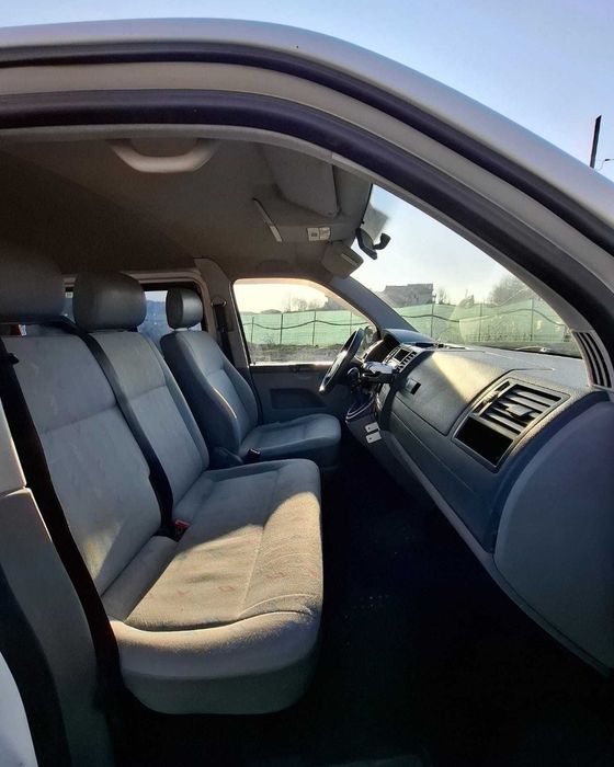 Volkswagen T5 8+1 locuri
