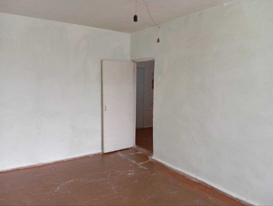 Уй сотилади. 1-этаж дом.