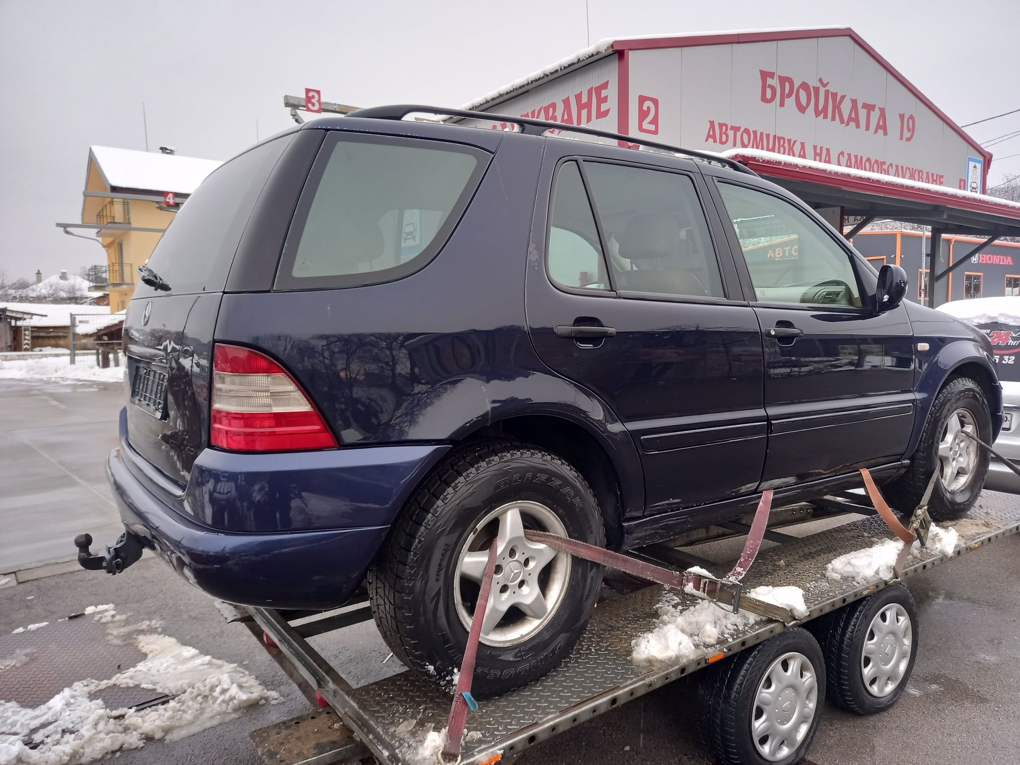 Мерцедес МЛ270 W163 на части Mercedes ML270cdi W163