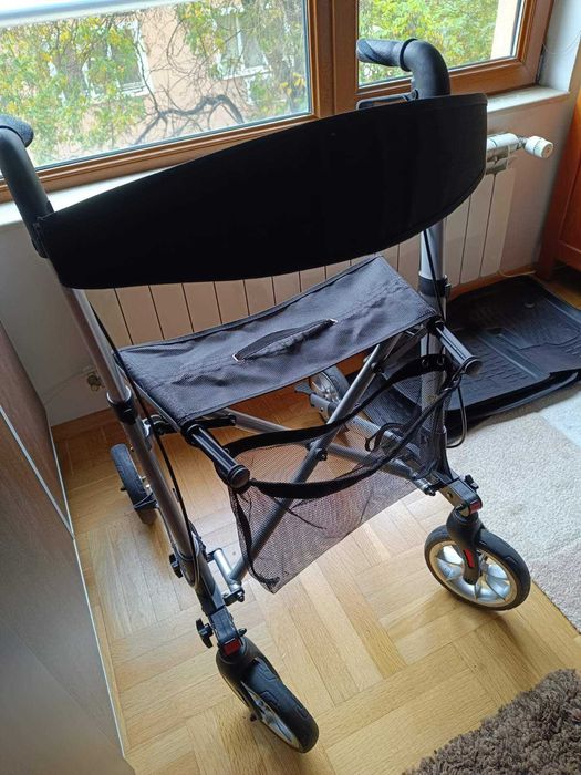 Проходилка тип ролатор