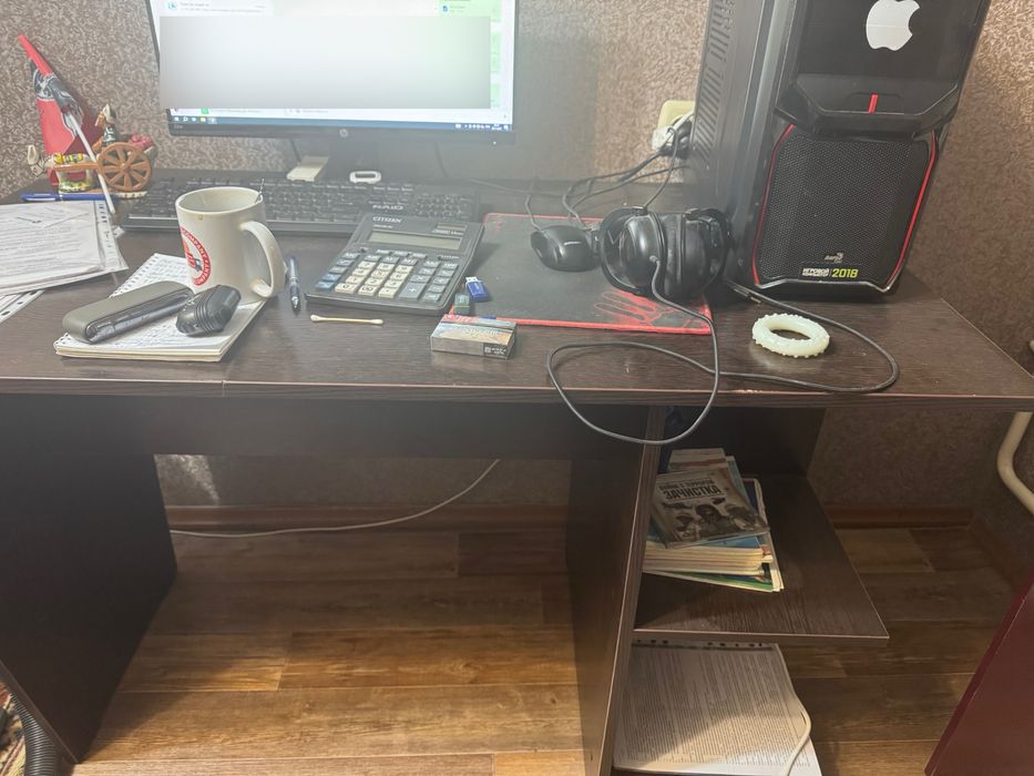 Стол для работы и учебы