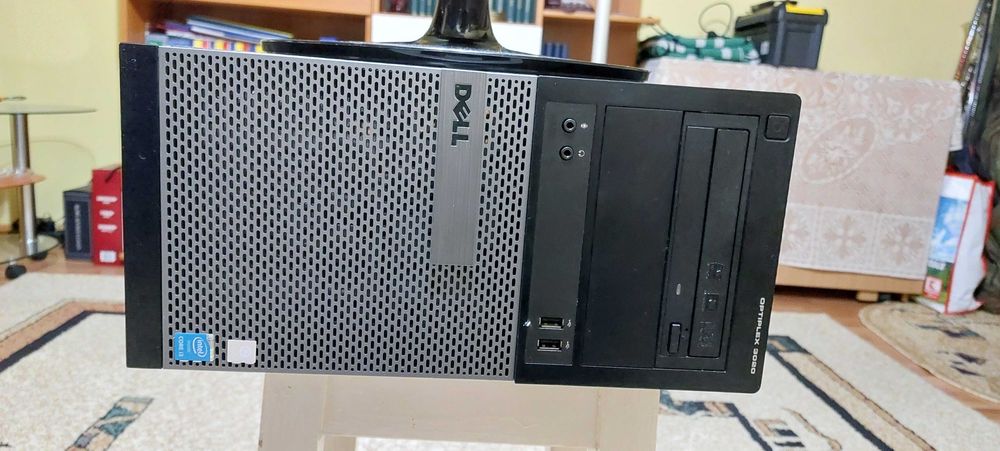 Calculator PC Desktop Dell cu Monitor