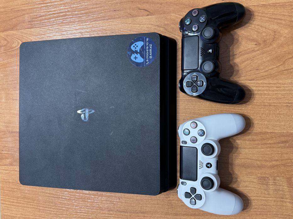 Продается Playstation 4 Slim 2 джостика