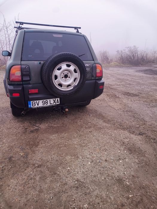Vând Toyota RAV4 20 benzina