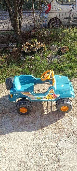 Детска количка с педали