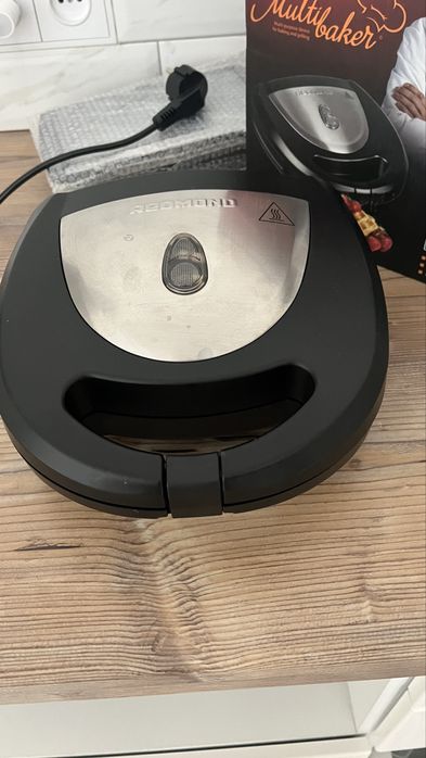 Вафельница.