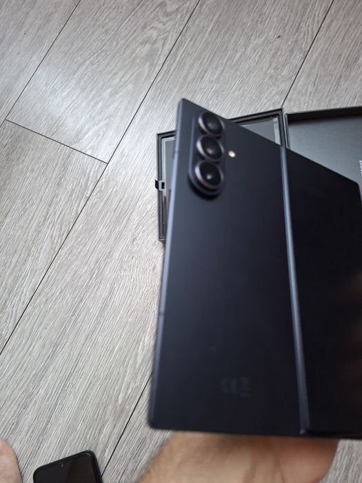 Galaxy Fold Z 7 factura ,garantie 2 ani