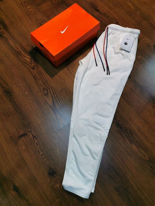 Pantaloni Nike damă M, albi, sport & casual, Paris Saint-Germain, noi