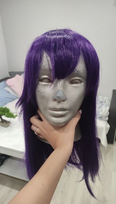 Две лилави перуки с Бретон