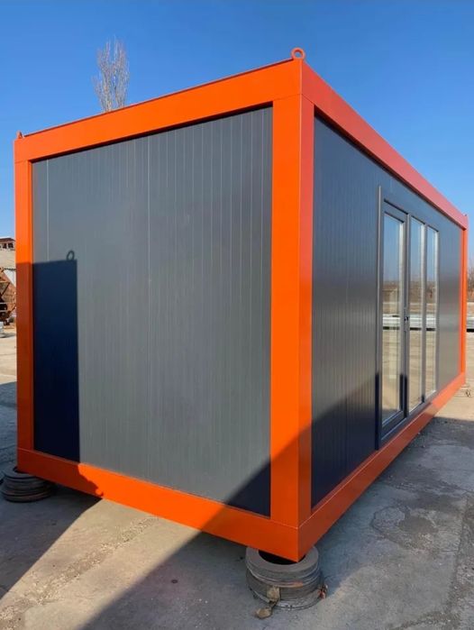 Vand containere trimit în toată țara fără avans
