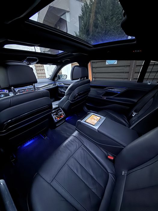 Bmw 730d L X-drive G11 - Long - M-pack/Panoramic Sky Lounge/Variante