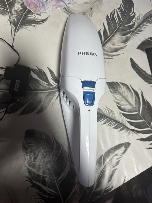 Автомобилна прахосмукачка Philips MiniVac handheld