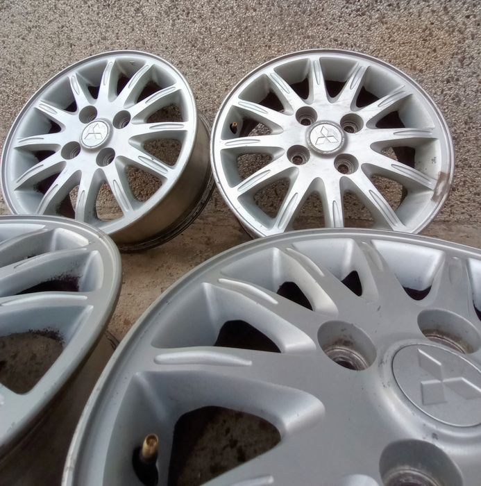 Продавам 4бр. лети джанти (15-ки) с винтили