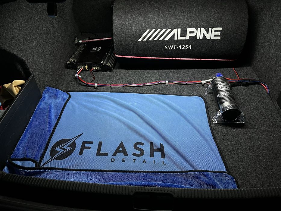 Montaj ambientale/Detailing auto Montaj condensatoare-subwoofere(etc)