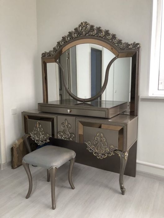 Продам спальную гарнитуру срочно!!!