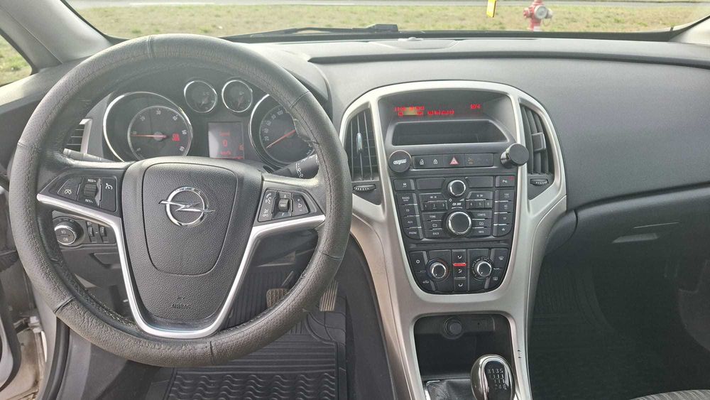 Opel Astra J Sports Tourer