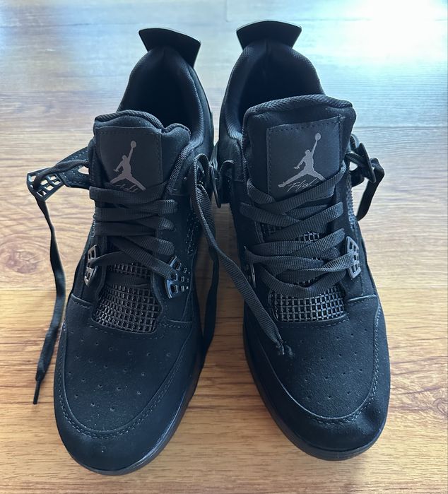 Мъжки,зимни кецове Jordan в черно,обърната кожа