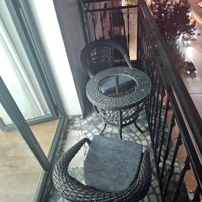 Стол и стулья из ротанга