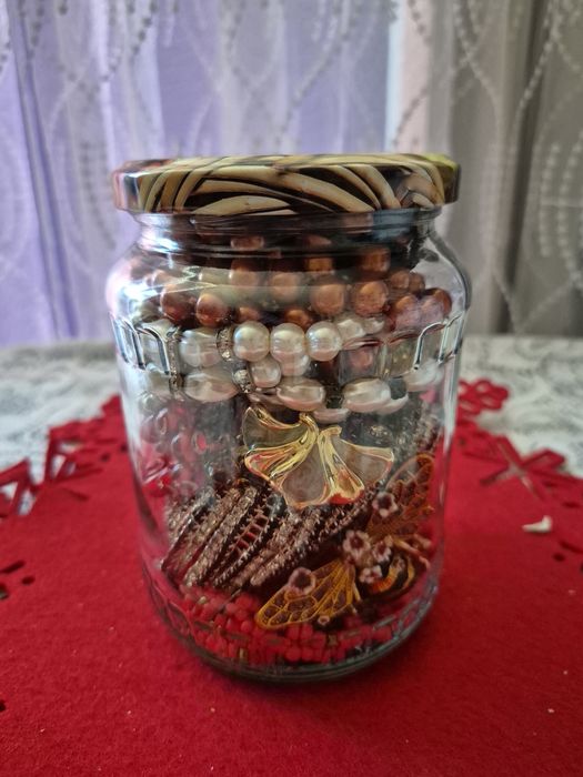 Borcan misterios cu bijuterii