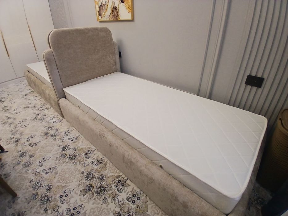 Продается новая кровать с ортопедическим матрасом.