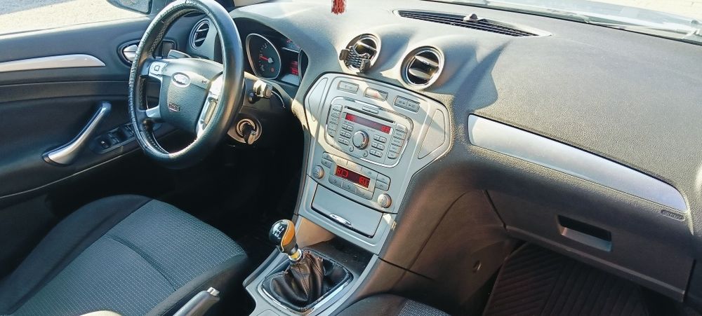 Vând Ford Mondeo mk4 1.8 tdci