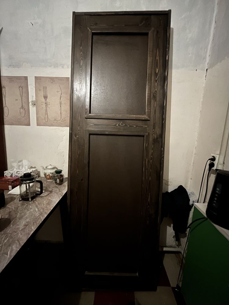 Продам новую деревянную дверь