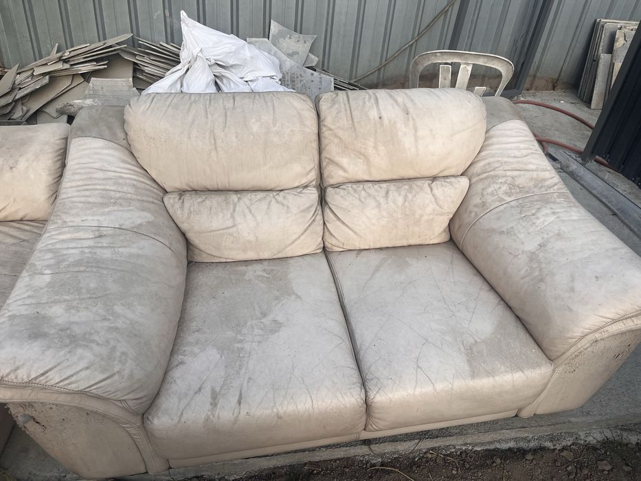 два дивана кожанные