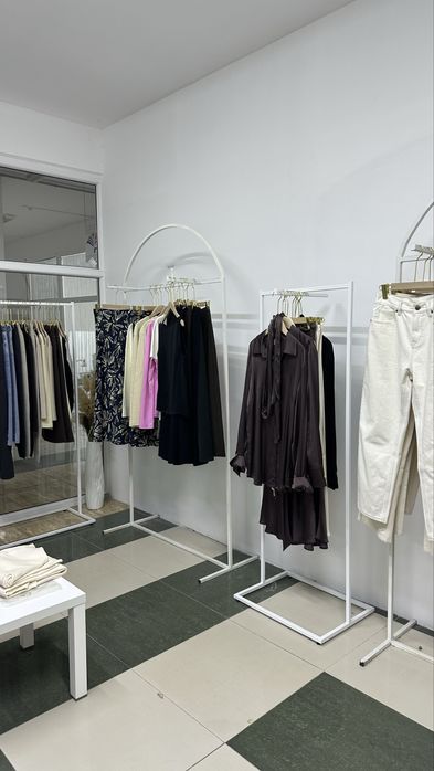 Рейлы торговое оборудование напольная вешалка